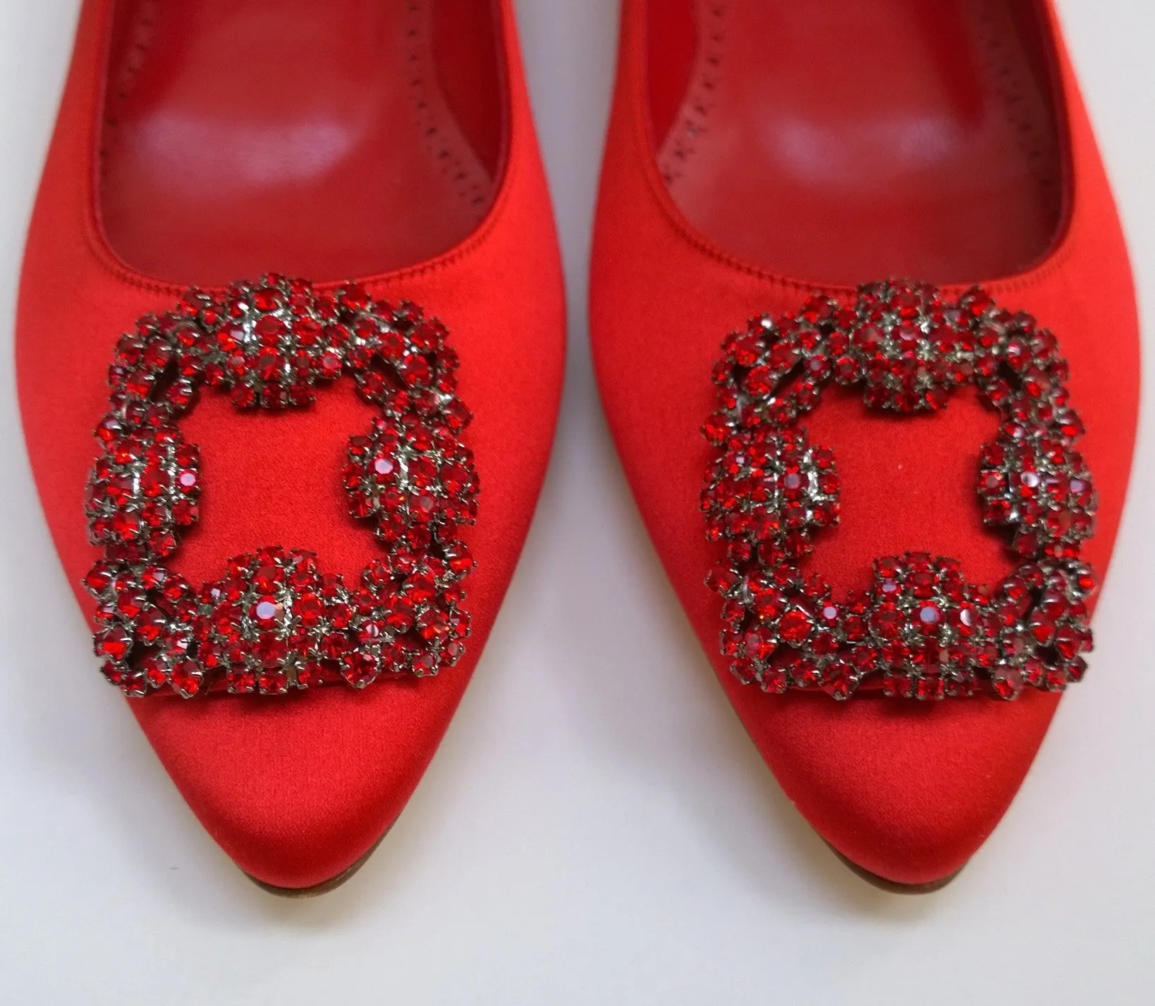 Manolo Blahnik Hangisi Red Satin Red Rhinestone Buckle Flats Strass Shoes